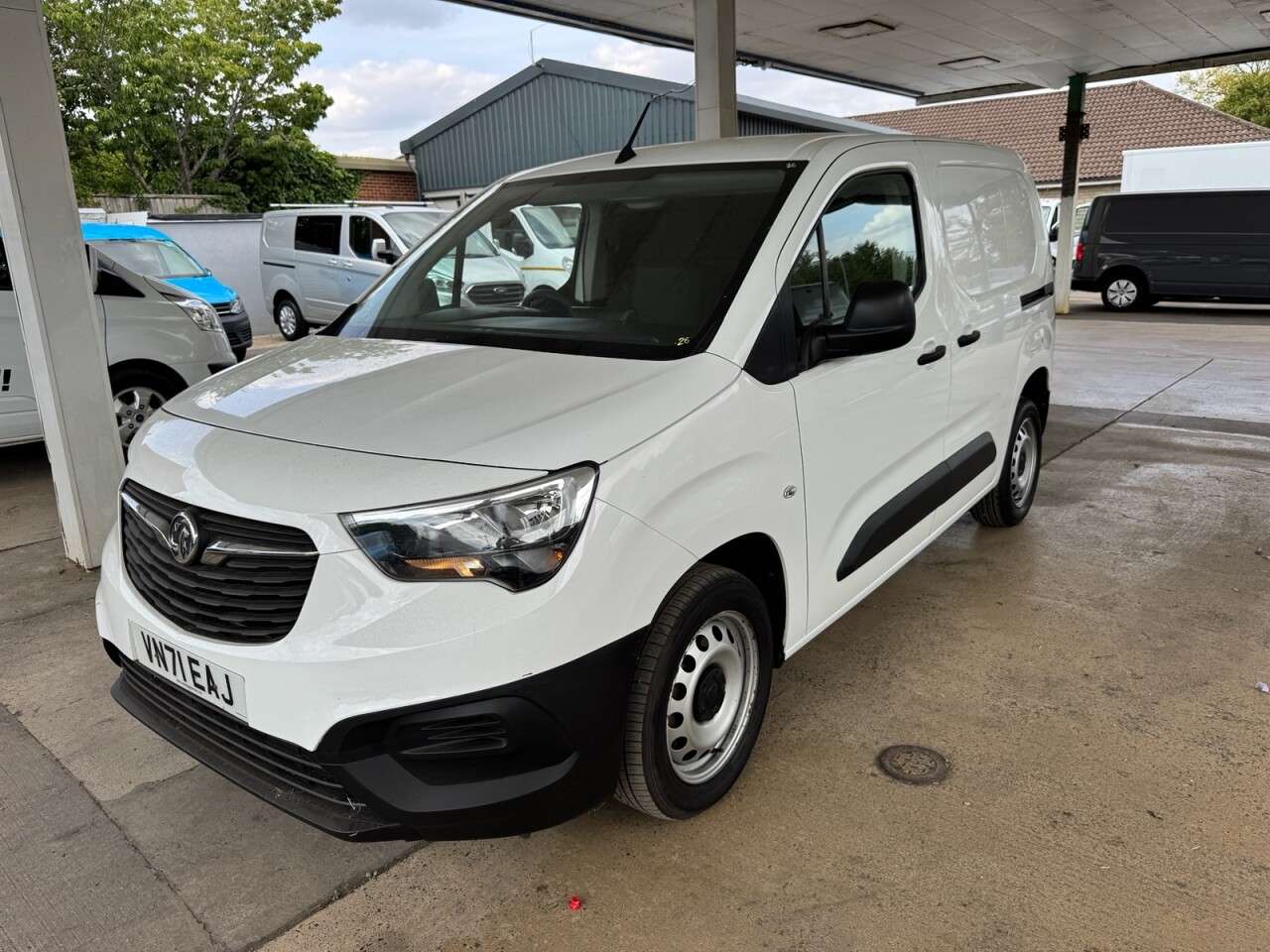 A 2021 VAUXHALL COMBO 1.5 Turbo D 2300 Dynamic Panel Van 4dr Diesel Manual L1 H1 Euro 6 (100 ps) A 2021 VAUXHALL COMBO 1.5 Turbo D 2300 Dynamic Panel Van 4dr Diesel Manual L1 H1 Euro 6 (100 ps)