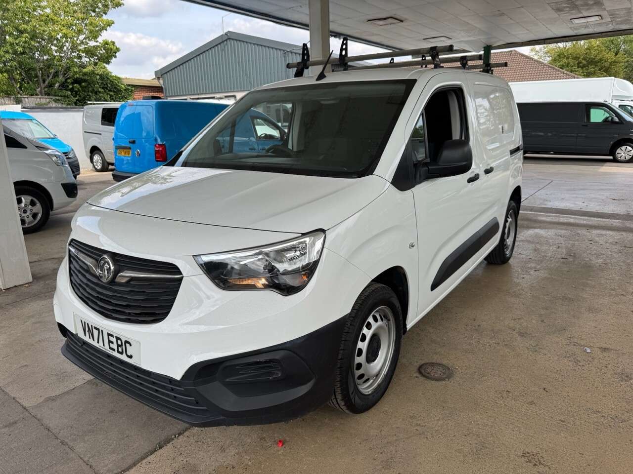 A 2021 VAUXHALL COMBO 1.5 Turbo D 2300 Dynamic Panel Van 4dr Diesel Manual L1 H1 Euro 6 (100 ps) A 2021 VAUXHALL COMBO 1.5 Turbo D 2300 Dynamic Panel Van 4dr Diesel Manual L1 H1 Euro 6 (100 ps)