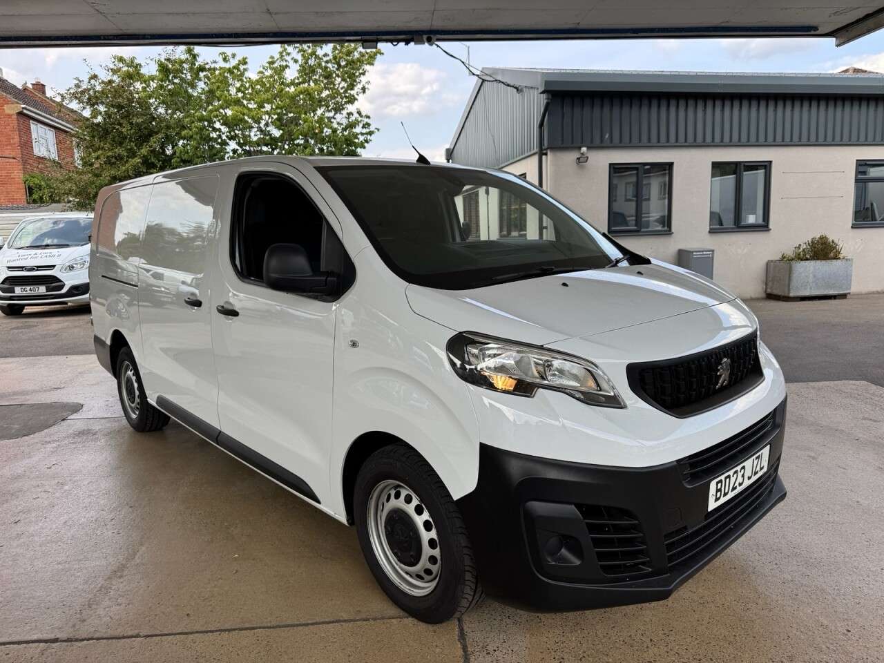 A 2023 PEUGEOT EXPERT 1.5 BlueHDi 1000 Professional Premium + Long Panel Van 6dr Diesel Manual LW A 2023 PEUGEOT EXPERT 1.5 BlueHDi 1000 Professional Premium + Long Panel Van 6dr Diesel Manual LW