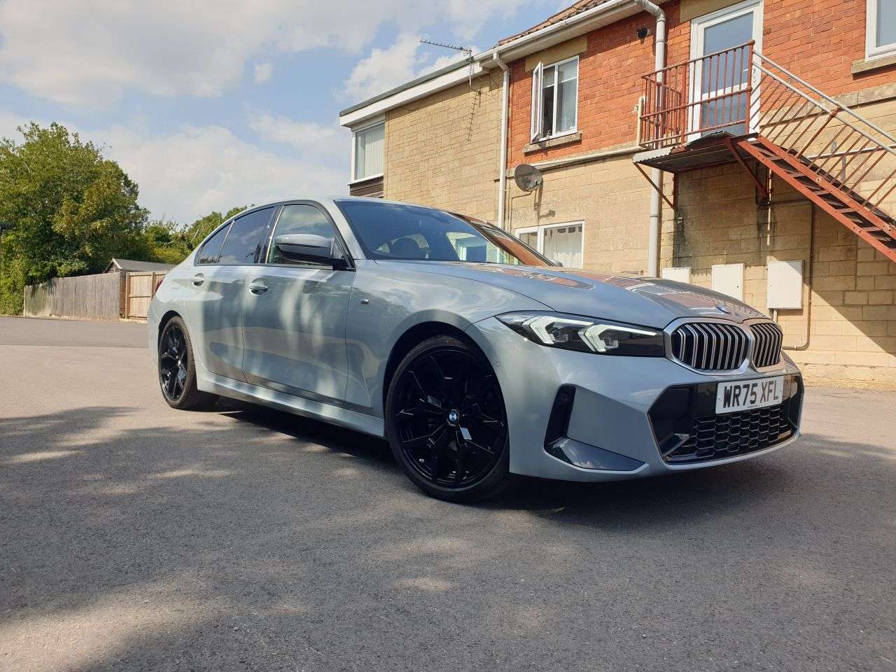A 2025 BMW 3 SERIES 2.0 320i M Sport Saloon 4dr Petrol Auto Euro 6 (s/s) (184 ps) Brooklyn Grey A 2025 BMW 3 SERIES 2.0 320i M Sport Saloon 4dr Petrol Auto Euro 6 (s/s) (184 ps) Brooklyn Grey