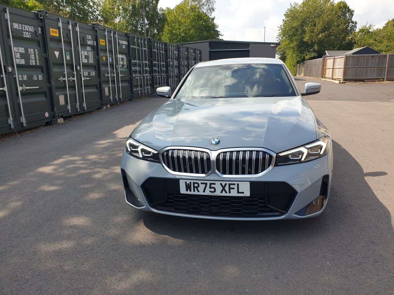 A 2025 BMW 3 SERIES 2.0 320i M Sport Saloon 4dr Petrol Auto Euro 6 (s/s) (184 ps) Brooklyn Grey A 2025 BMW 3 SERIES 2.0 320i M Sport Saloon 4dr Petrol Auto Euro 6 (s/s) (184 ps) Brooklyn Grey