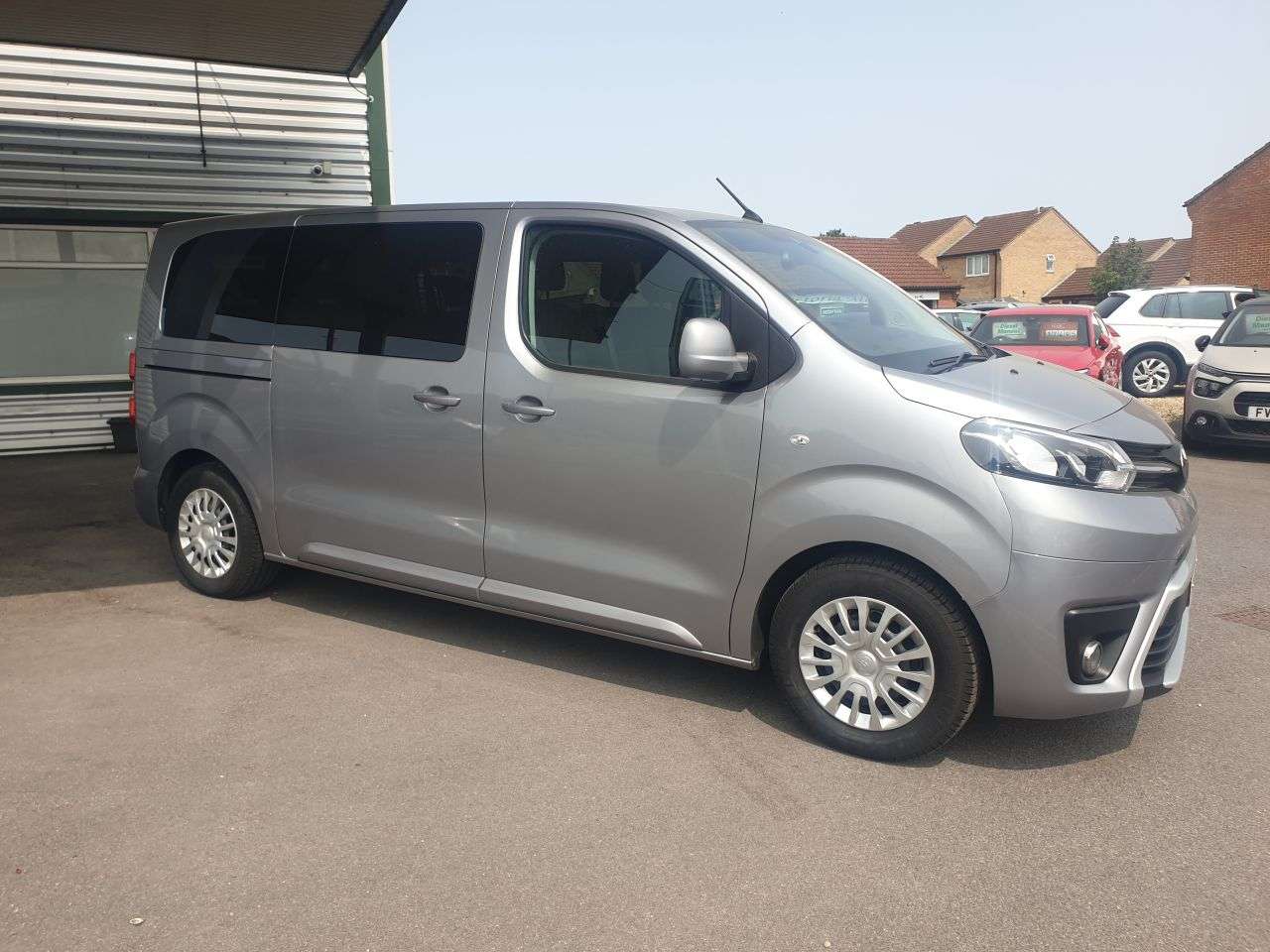 A 2022 TOYOTA PROACE VERSO 1.5D Shuttle Medium MPV 5dr Diesel Manual MWB Euro 6 (s/s) (9 Seat) (120 ps A 2022 TOYOTA PROACE VERSO 1.5D Shuttle Medium MPV 5dr Diesel Manual MWB Euro 6 (s/s) (9 Seat) (120 ps