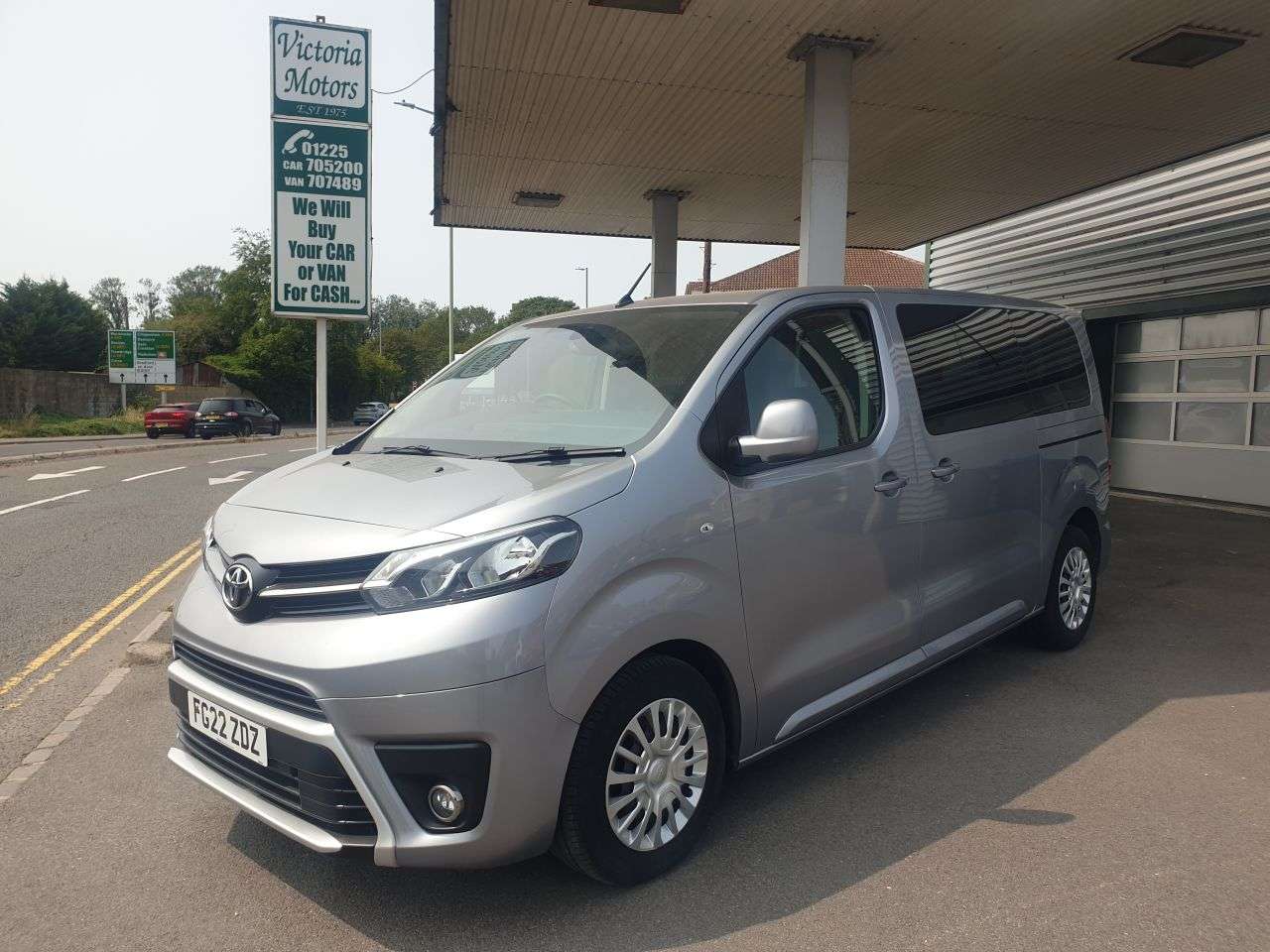 A 2022 TOYOTA PROACE VERSO 1.5D Shuttle Medium MPV 5dr Diesel Manual MWB Euro 6 (s/s) (9 Seat) (120 ps A 2022 TOYOTA PROACE VERSO 1.5D Shuttle Medium MPV 5dr Diesel Manual MWB Euro 6 (s/s) (9 Seat) (120 ps