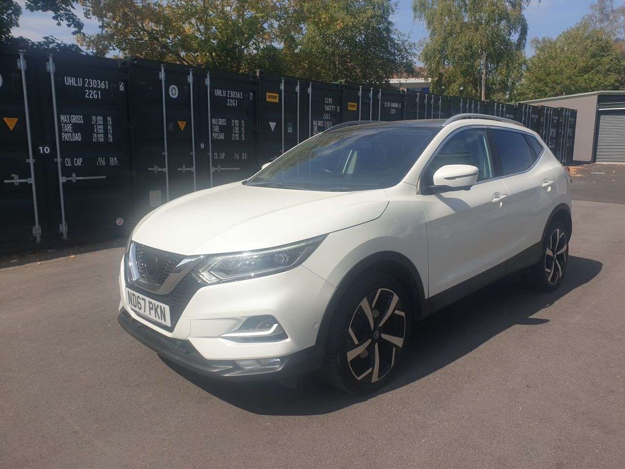 A 2017 NISSAN QASHQAI 1.5 dCi Tekna SUV 5dr Diesel Manual Euro 6 (s/s) (110 ps) Panoramic roof, 1 A 2017 NISSAN QASHQAI 1.5 dCi Tekna SUV 5dr Diesel Manual Euro 6 (s/s) (110 ps) Panoramic roof, 1