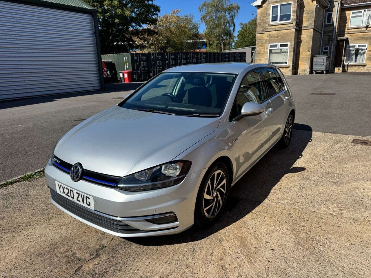 A 2020 VOLKSWAGEN GOLF 1.5 TSI EVO Match Hatchback 5dr Petrol Manual Euro 6 (s/s) (130 ps) A 2020 VOLKSWAGEN GOLF 1.5 TSI EVO Match Hatchback 5dr Petrol Manual Euro 6 (s/s) (130 ps)