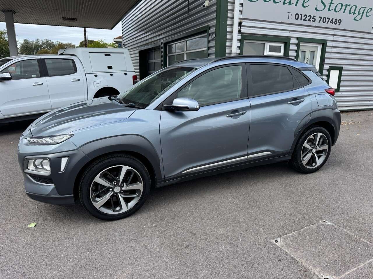 A 2018 HYUNDAI KONA 1.0 T-GDi Blue Drive Premium SE SUV 5dr Petrol Manual Euro 6 (s/s) (120 ps) A 2018 HYUNDAI KONA 1.0 T-GDi Blue Drive Premium SE SUV 5dr Petrol Manual Euro 6 (s/s) (120 ps)
