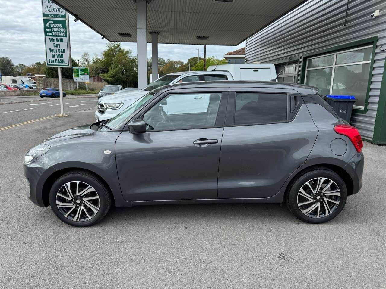 A 2022 SUZUKI SWIFT 1.2 Dualjet MHEV SZ-L Hatchback 5dr Petrol Hybrid Manual Euro 6 (s/s) (83 p A 2022 SUZUKI SWIFT 1.2 Dualjet MHEV SZ-L Hatchback 5dr Petrol Hybrid Manual Euro 6 (s/s) (83 p