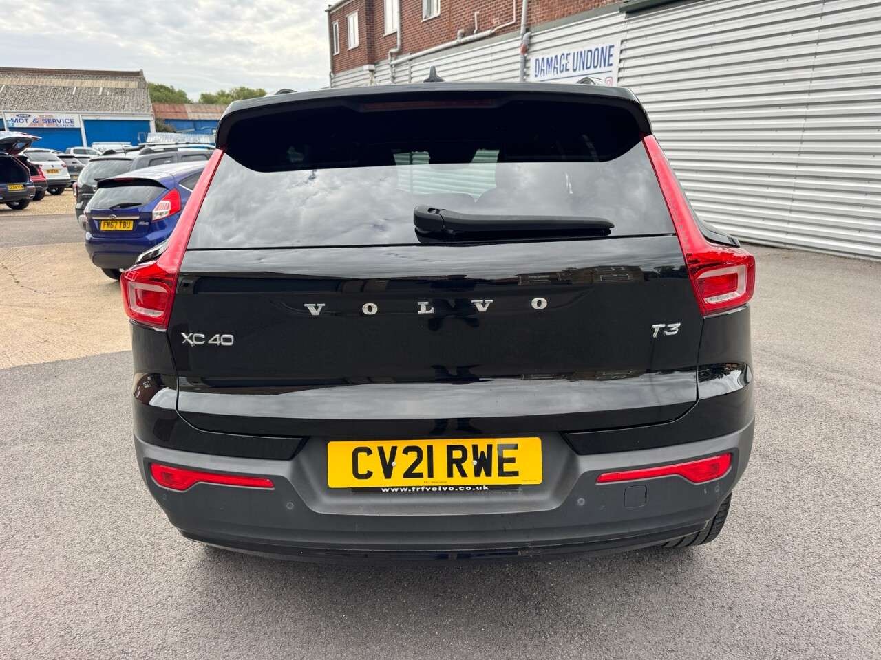 2021 VOLVO XC40 2021 VOLVO XC40