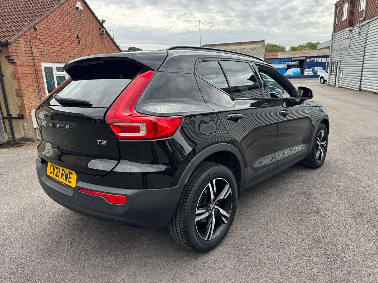 2021 VOLVO XC40 2021 VOLVO XC40
