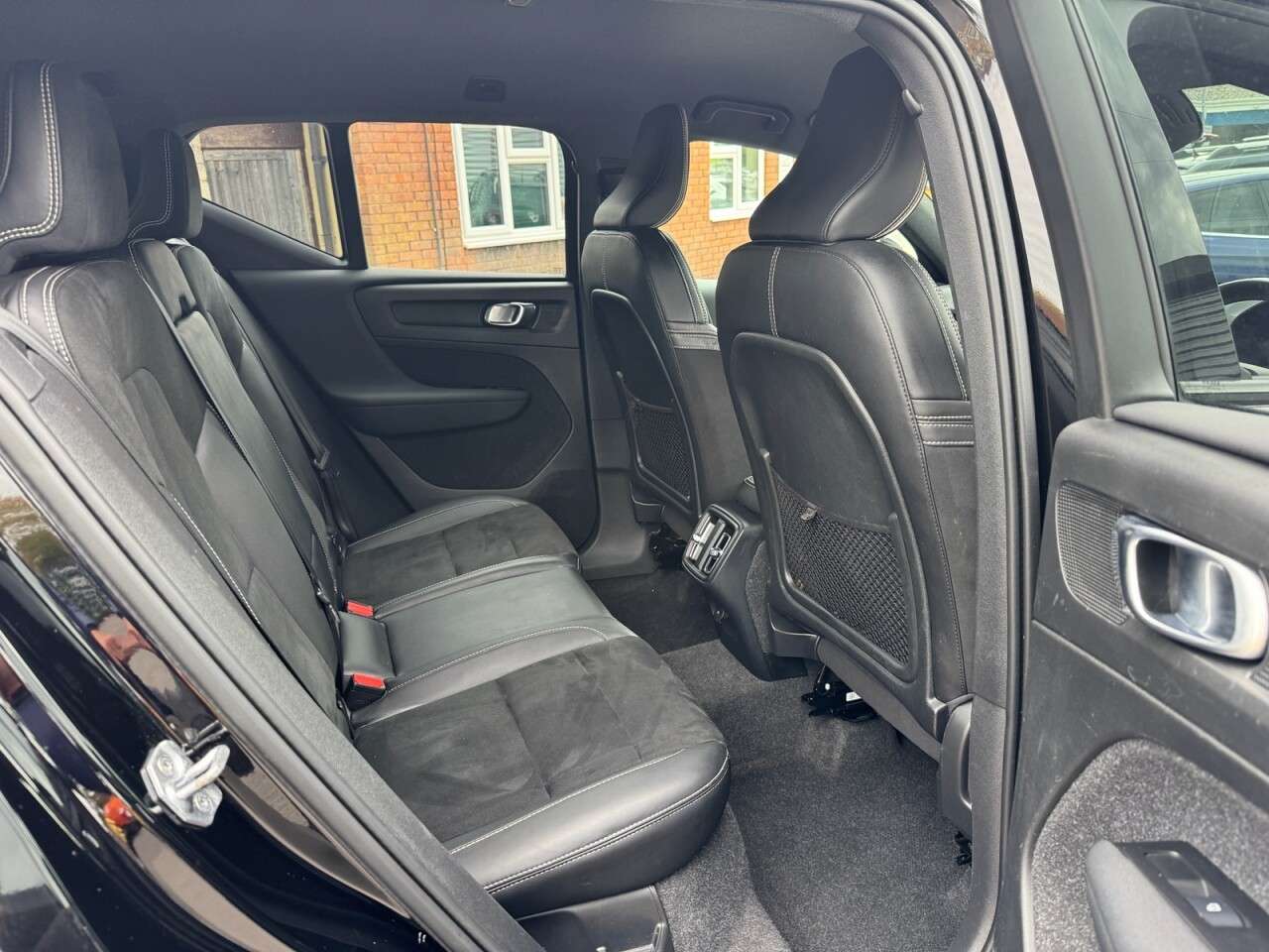 2021 VOLVO XC40 2021 VOLVO XC40