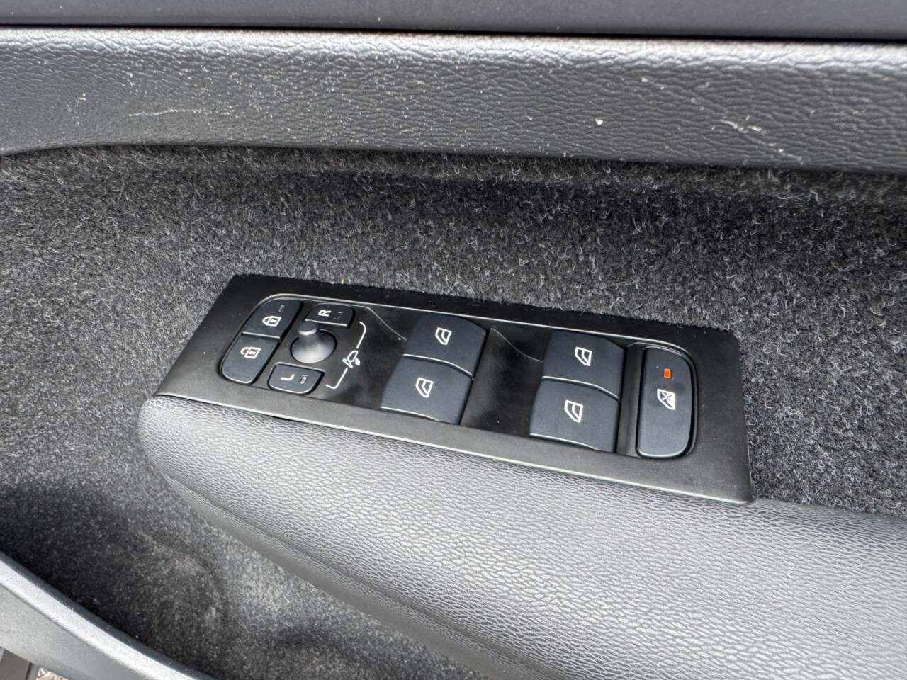 2021 VOLVO XC40 2021 VOLVO XC40