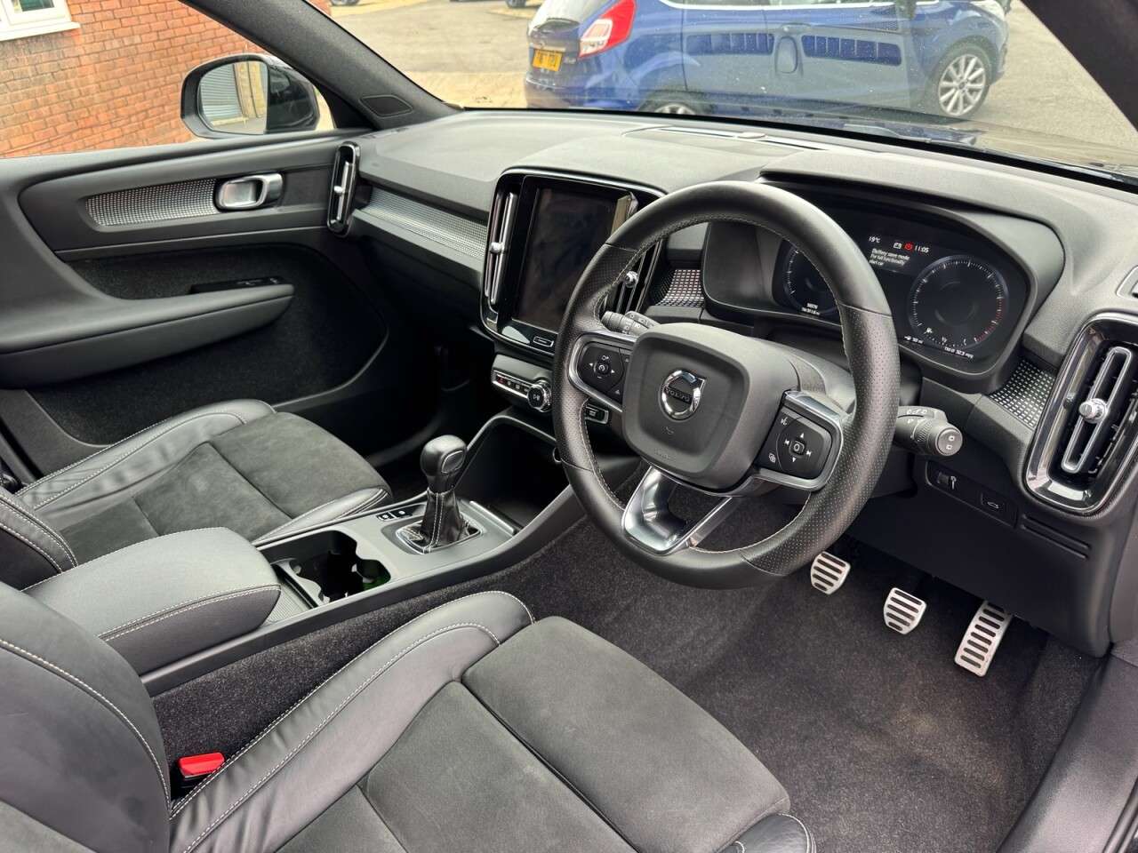 2021 VOLVO XC40 2021 VOLVO XC40