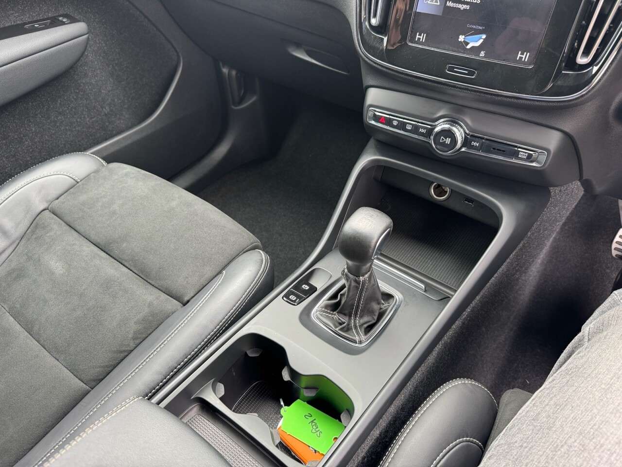 2021 VOLVO XC40 2021 VOLVO XC40