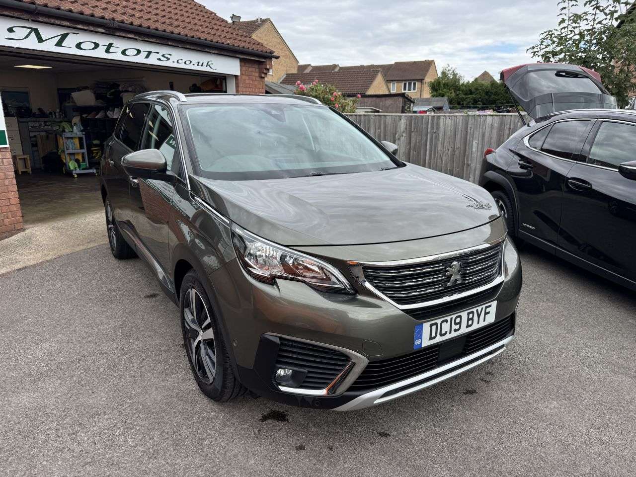 A 2019 PEUGEOT 5008 1.2 PureTech Allure SUV 5dr Petrol Manual Euro 6 (s/s) (130 ps) A 2019 PEUGEOT 5008 1.2 PureTech Allure SUV 5dr Petrol Manual Euro 6 (s/s) (130 ps)