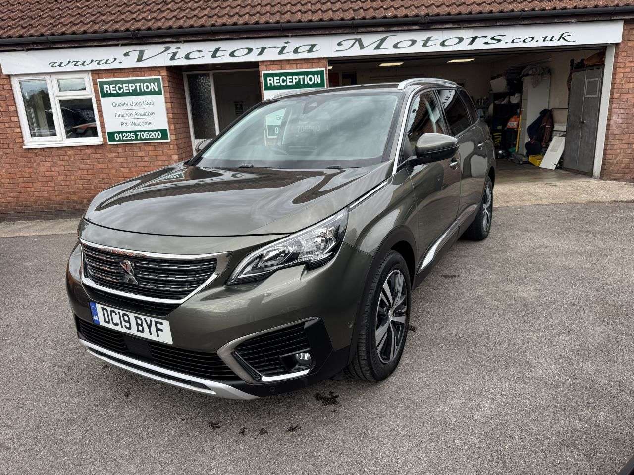 A 2019 PEUGEOT 5008 1.2 PureTech Allure SUV 5dr Petrol Manual Euro 6 (s/s) (130 ps) A 2019 PEUGEOT 5008 1.2 PureTech Allure SUV 5dr Petrol Manual Euro 6 (s/s) (130 ps)