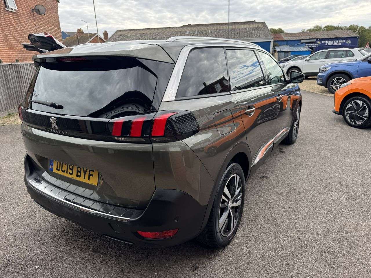 2019 PEUGEOT 5008 2019 PEUGEOT 5008