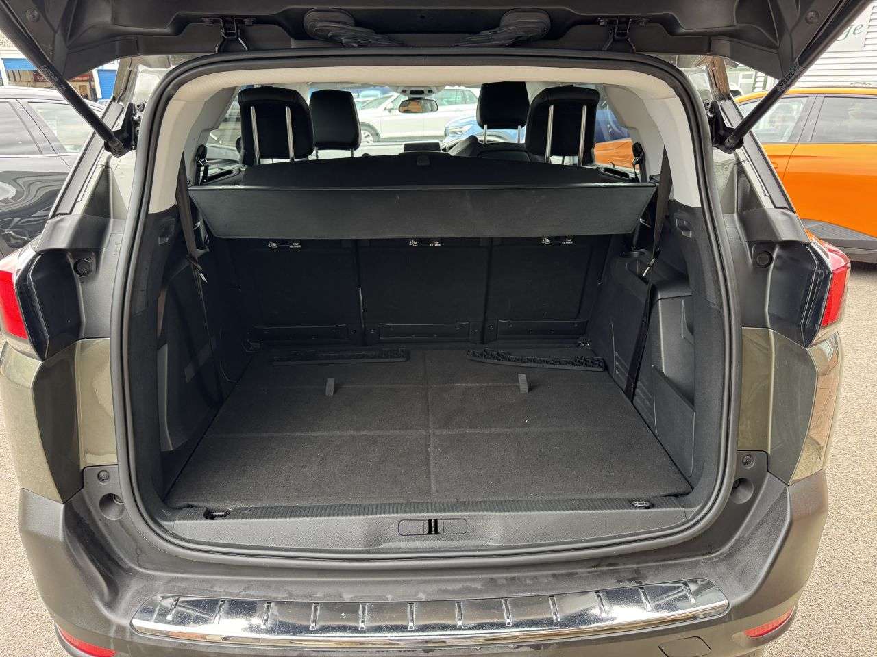 2019 PEUGEOT 5008 2019 PEUGEOT 5008