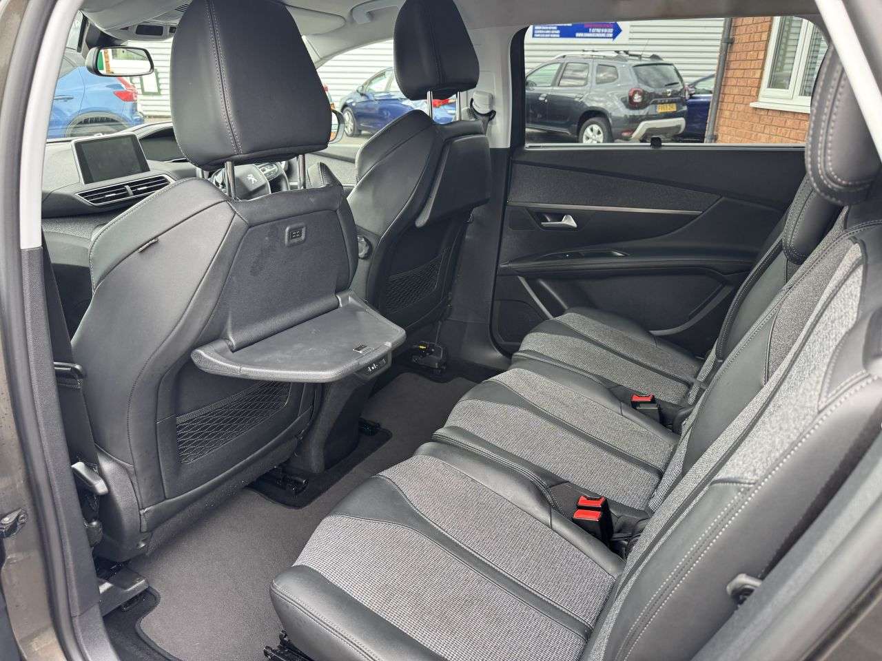 2019 PEUGEOT 5008 2019 PEUGEOT 5008