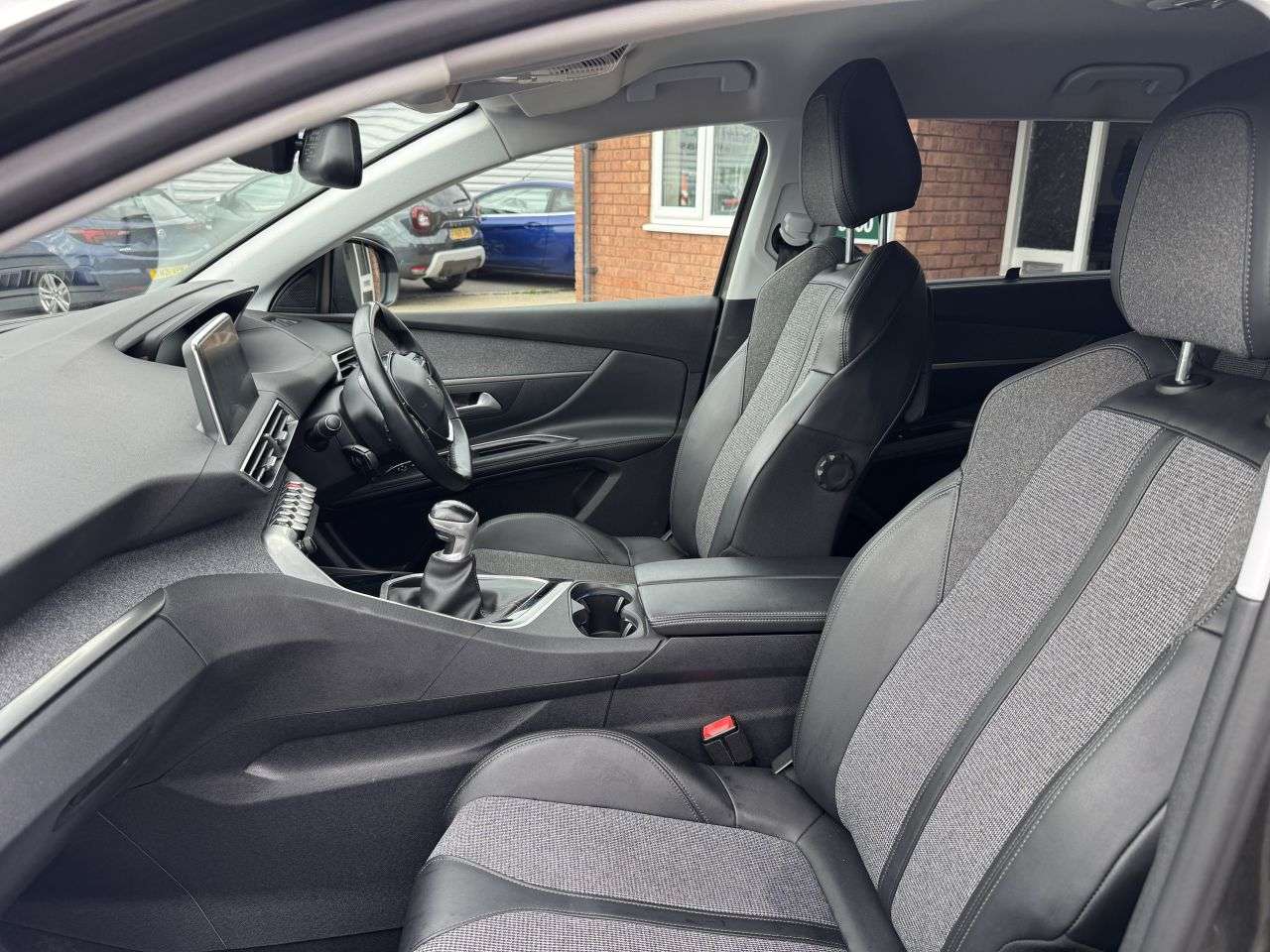 2019 PEUGEOT 5008 2019 PEUGEOT 5008