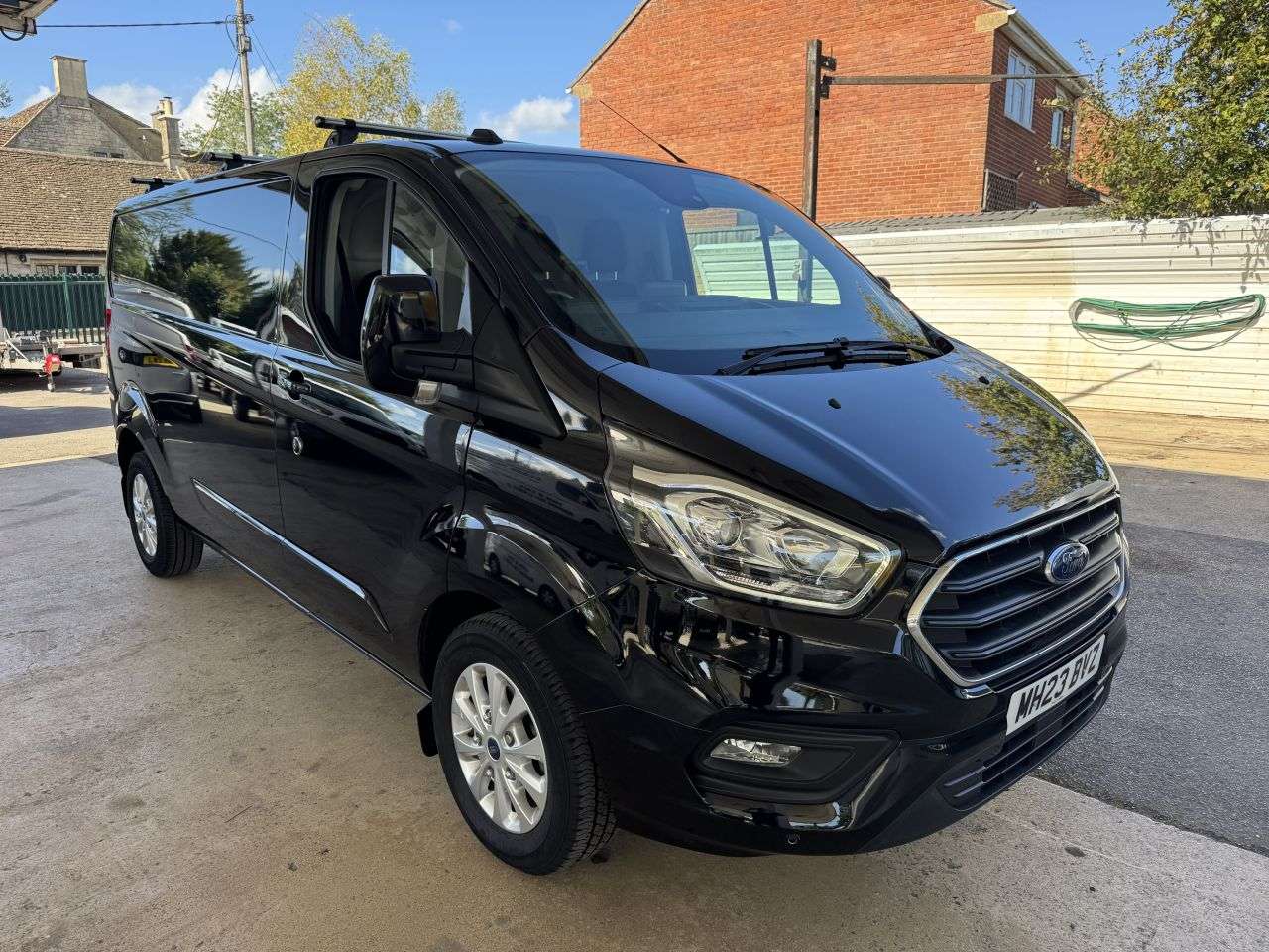 A 2023 FORD TRANSIT CUSTOM 2.0 300 EcoBlue Limited Panel Van 5dr Diesel Manual L2 H1 Euro 6 (s/s) (130 A 2023 FORD TRANSIT CUSTOM 2.0 300 EcoBlue Limited Panel Van 5dr Diesel Manual L2 H1 Euro 6 (s/s) (130