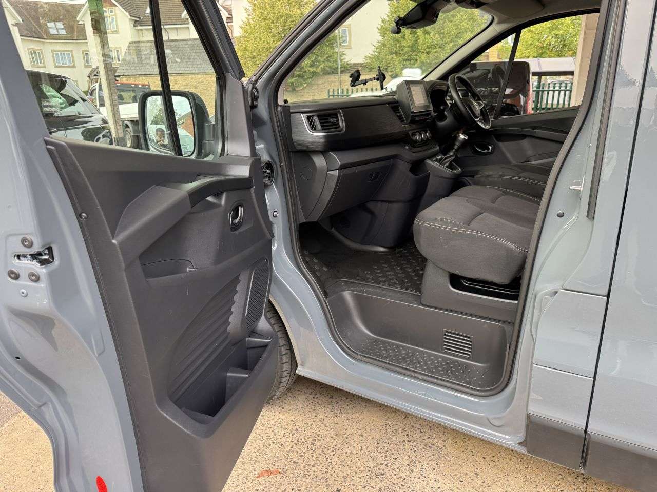 2024 RENAULT TRAFIC 2024 RENAULT TRAFIC