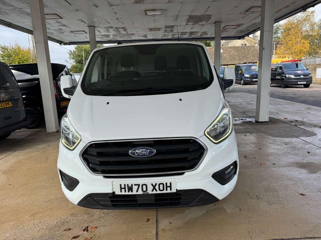 A 2020 FORD TRANSIT CUSTOM 2.0 300 EcoBlue Limited Panel Van 5dr Diesel Manual L2 H1 Euro 6 (s/s) (130 A 2020 FORD TRANSIT CUSTOM 2.0 300 EcoBlue Limited Panel Van 5dr Diesel Manual L2 H1 Euro 6 (s/s) (130