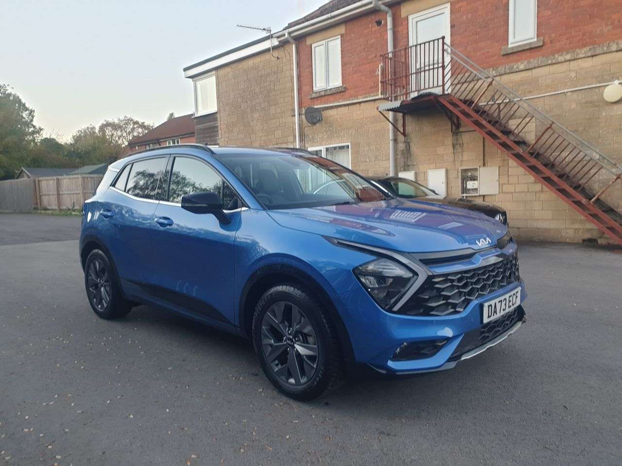 A 2023 KIA SPORTAGE 1.6 h T-GDi GT-Line SUV 5dr Petrol Hybrid Auto Euro 6 (s/s) (226 bhp) Very A 2023 KIA SPORTAGE 1.6 h T-GDi GT-Line SUV 5dr Petrol Hybrid Auto Euro 6 (s/s) (226 bhp) Very