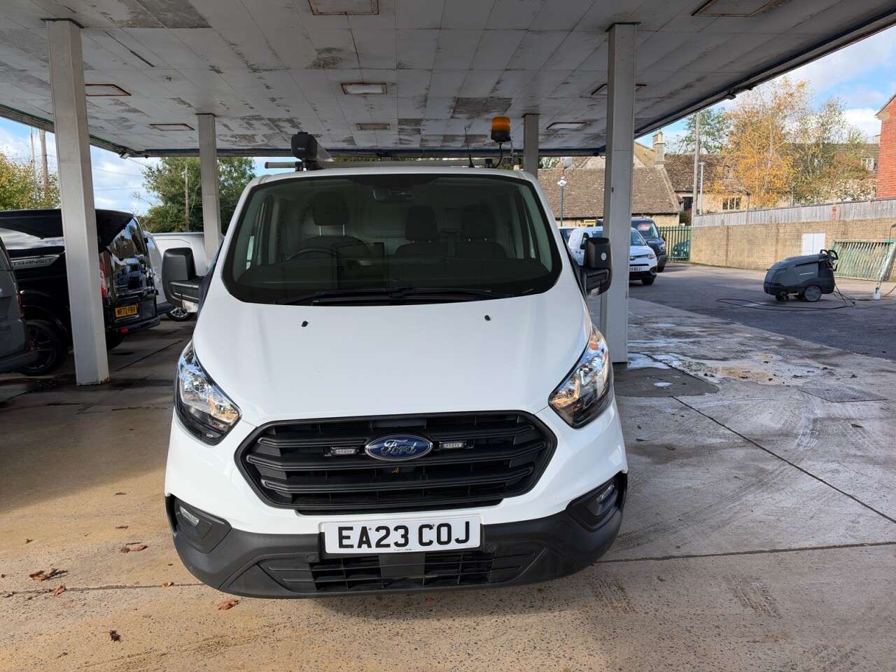 A 2023 FORD TRANSIT CUSTOM 2.0 300 EcoBlue Leader Panel Van 5dr Diesel Manual L2 H1 Euro 6 (s/s) (105 A 2023 FORD TRANSIT CUSTOM 2.0 300 EcoBlue Leader Panel Van 5dr Diesel Manual L2 H1 Euro 6 (s/s) (105