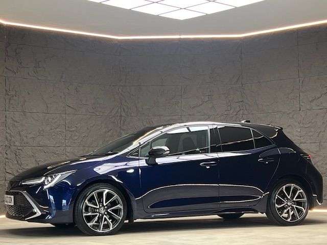 A 2022 TOYOTA COROLLA 1.8 VVT-h GPF Excel Hatchback 5dr Petrol Hybrid CVT Euro 6 (s/s) (122 ps) F A 2022 TOYOTA COROLLA 1.8 VVT-h GPF Excel Hatchback 5dr Petrol Hybrid CVT Euro 6 (s/s) (122 ps) F