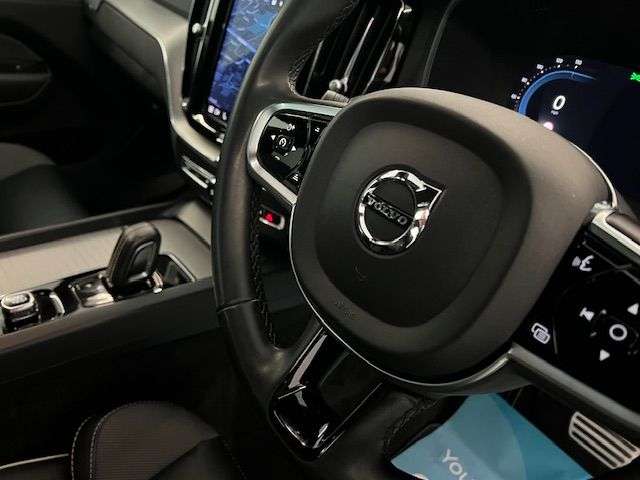 2021 VOLVO XC60 2021 VOLVO XC60