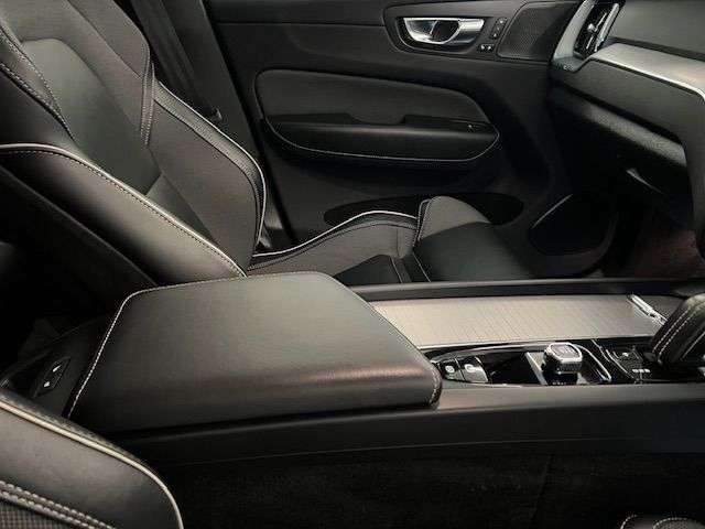 2021 VOLVO XC60 2021 VOLVO XC60