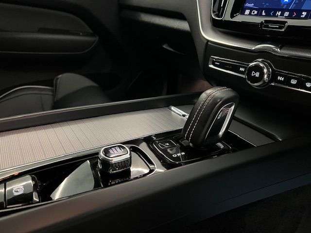 2021 VOLVO XC60 2021 VOLVO XC60