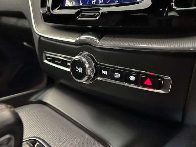 2021 VOLVO XC60 2021 VOLVO XC60