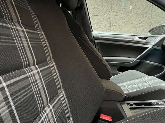 2017 VOLKSWAGEN GOLF 2017 VOLKSWAGEN GOLF