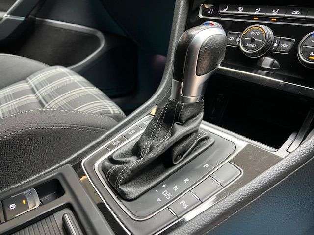 2017 VOLKSWAGEN GOLF 2017 VOLKSWAGEN GOLF