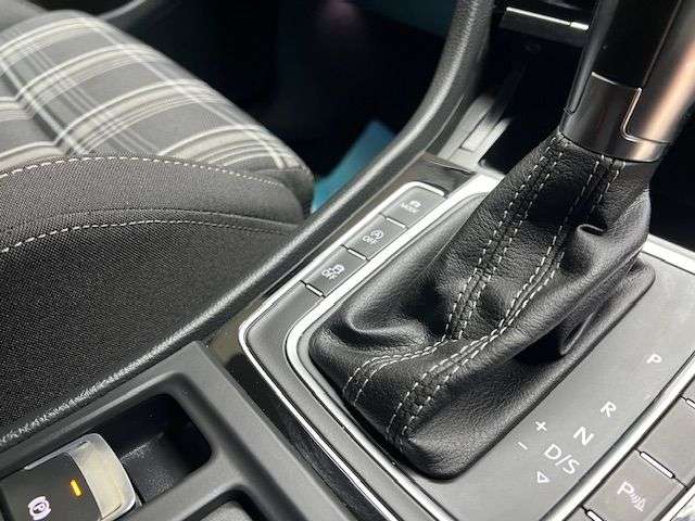 2017 VOLKSWAGEN GOLF 2017 VOLKSWAGEN GOLF