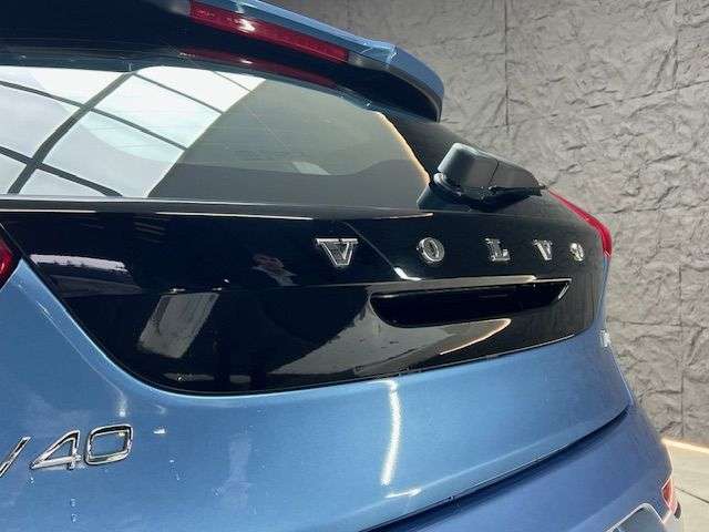 2014 VOLVO V40 2014 VOLVO V40