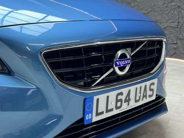 2014 VOLVO V40 2014 VOLVO V40