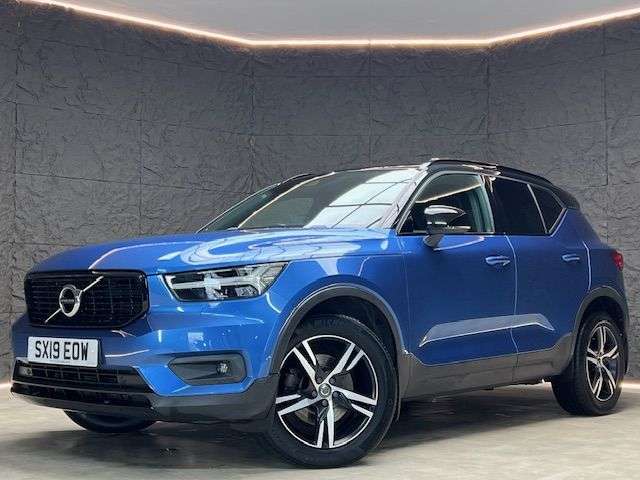 A 2019 VOLVO XC40 2.0 D4 R-Design SUV 5dr Diesel Auto AWD Euro 6 (s/s) (190 ps) PARKING SENSO A 2019 VOLVO XC40 2.0 D4 R-Design SUV 5dr Diesel Auto AWD Euro 6 (s/s) (190 ps) PARKING SENSO