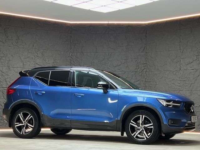 2019 VOLVO XC40 2019 VOLVO XC40