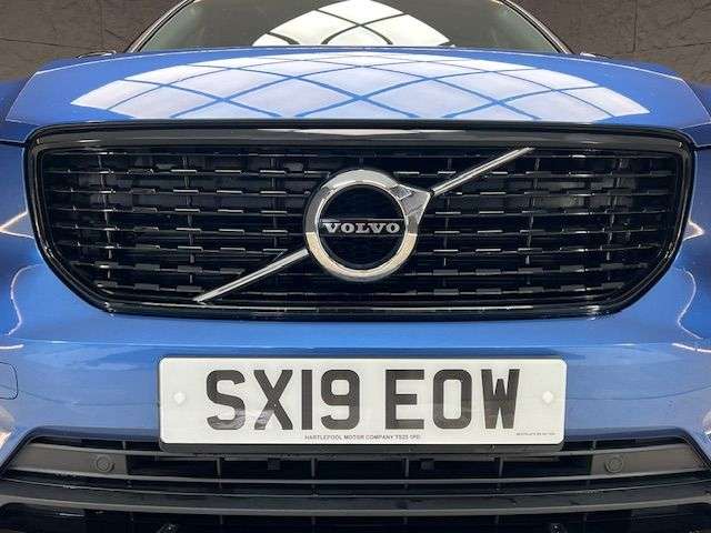 2019 VOLVO XC40 2019 VOLVO XC40