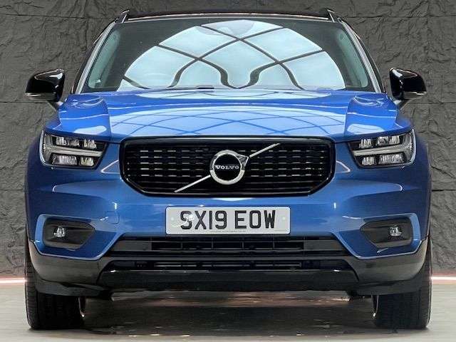 2019 VOLVO XC40 2019 VOLVO XC40
