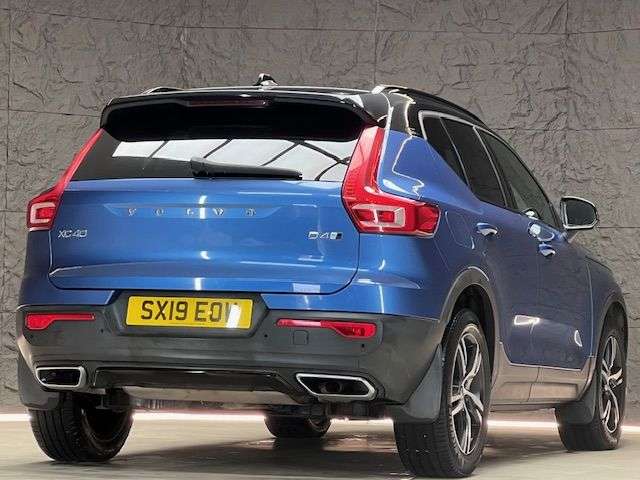 2019 VOLVO XC40 2019 VOLVO XC40