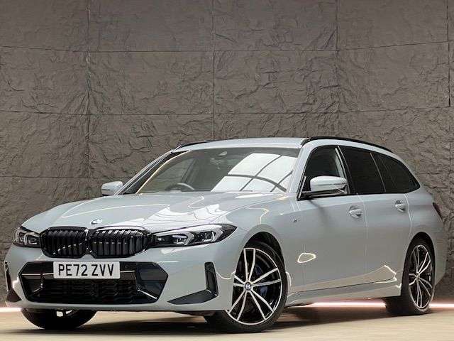A 2022 BMW 3 SERIES 2.0 320d MHT M Sport Touring 5dr Diesel Hybrid Auto Euro 6 (s/s) (190 ps) M A 2022 BMW 3 SERIES 2.0 320d MHT M Sport Touring 5dr Diesel Hybrid Auto Euro 6 (s/s) (190 ps) M