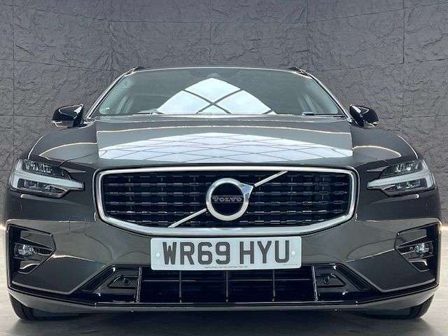 A 2019 VOLVO V60 2.0 D4 R-Design Plus Estate 5dr Diesel Manual Euro 6 (s/s) (190 ps) HARMAN/ A 2019 VOLVO V60 2.0 D4 R-Design Plus Estate 5dr Diesel Manual Euro 6 (s/s) (190 ps) HARMAN/