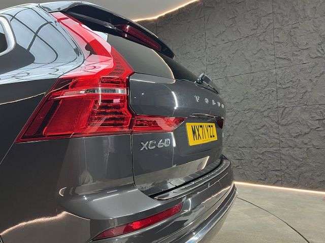2021 VOLVO XC60 2021 VOLVO XC60