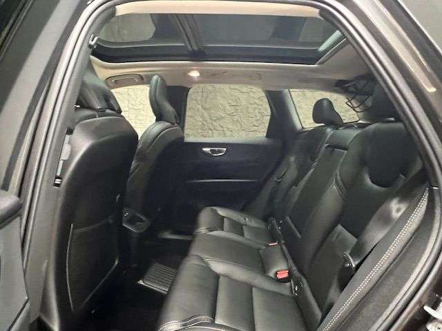 2021 VOLVO XC60 2021 VOLVO XC60