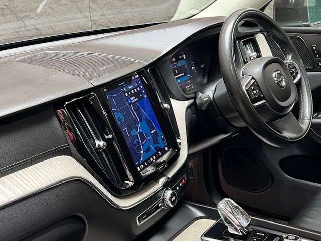 2021 VOLVO XC60 2021 VOLVO XC60