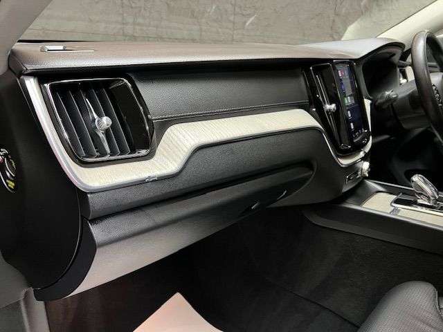 2021 VOLVO XC60 2021 VOLVO XC60