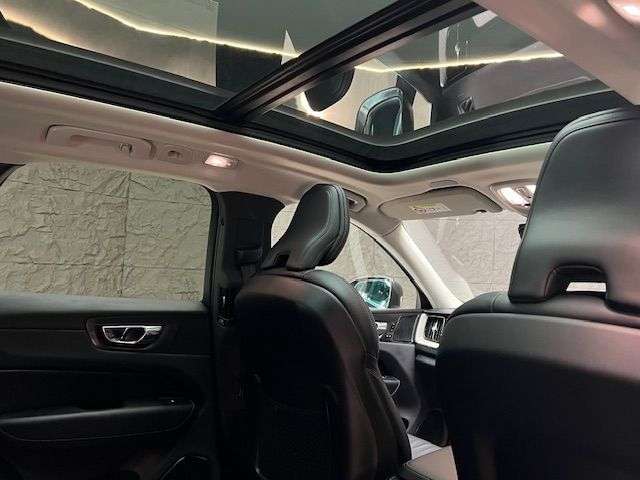 2021 VOLVO XC60 2021 VOLVO XC60